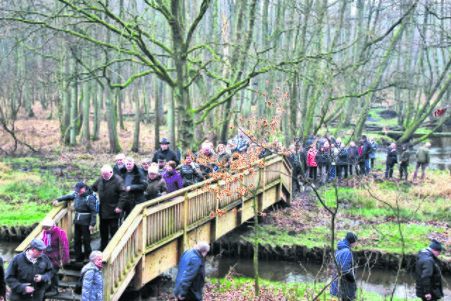 Trotz des großen Andrangs: Die neue Estebrücke hielt stand