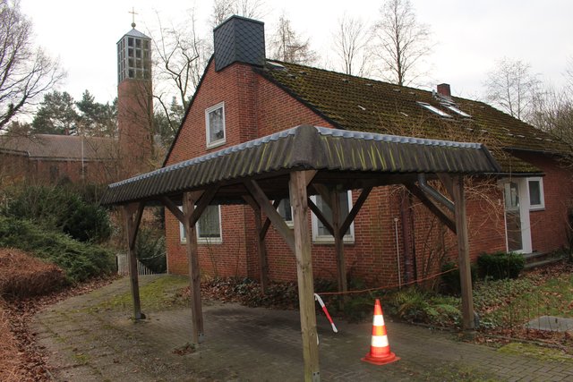 Abbruchreif: das Pfarrhaus an der Wulmstorfer Straße