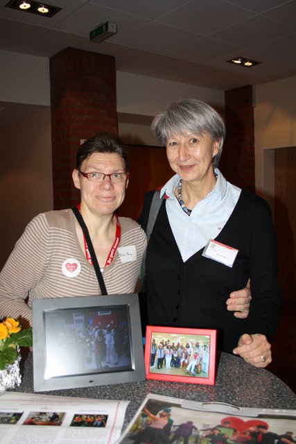 Ebenfalls im Foyer präsent: das Haus Huckfeld u.a. vertreten durch Irene Günther (re.) und Heidi Strey