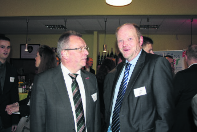 Folgten der Einladung der Gewerbevereine und der Gemeinde Seevetal gern: Andreas Baier (li.), Geschäftsführer der Kreishandwerkerschaft im Landkreis Harburg, und Superintendent vom Kirchenkreis Hittfeld, Dirk Jäger