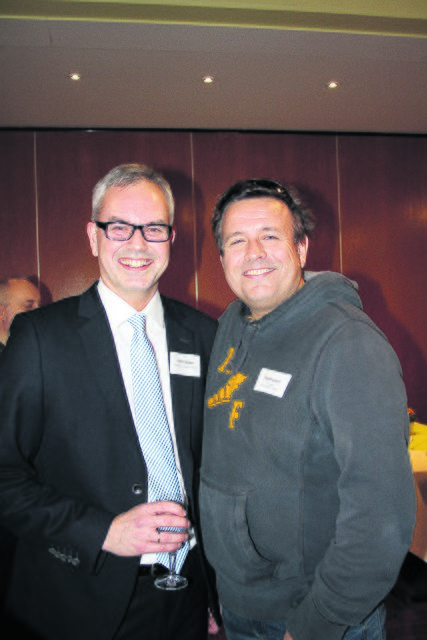 Volksbank-Geschäftsstellenleiter Dieter Wirges und Matthias Graf, 2. Vorsitzender vom Gewerbeverein Hittfeld