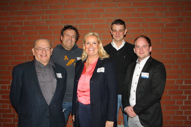 Wirtschaft und Verwaltung arbeiten in Seevetal gut zusammen (v. li.): Alfred Kossin (1. Vors. Gewerbeverein Maschen), Matthias Graf (2. Vors. Gewerbeverein Hittfeld), Bürgermeisterin Martina Oertzen, Rico Halfpap (1. Vors. Fleestedter Unternehmer Initiative) und Marc Krüger (1. Vors. Mittelstands- und Gewerbeverein Meckelfeld)