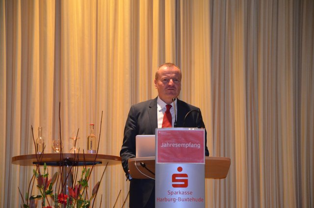 Professor Dr. Manfred Spitzer forderte zum selbstständigen Lernen ohne Google & Co. auf