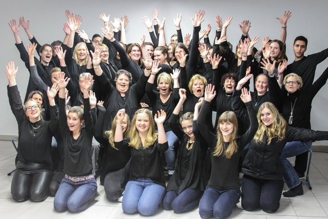 Gute Laune und tolle Stimmen bringt der Chor mit | Foto: ©Villon Design