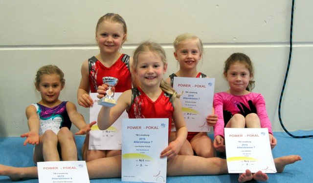 Gute Platzierungen sicherten sich beim „Power-Pokal“ auch die Nachwuchsturnerinnen des TSV Buchholz 08 mit (v.l.): Ann-Sophie Bluschke, Riekje Helene Lauf, Lea Pauline Scholz, Antonia Schütt und Lara Bartels