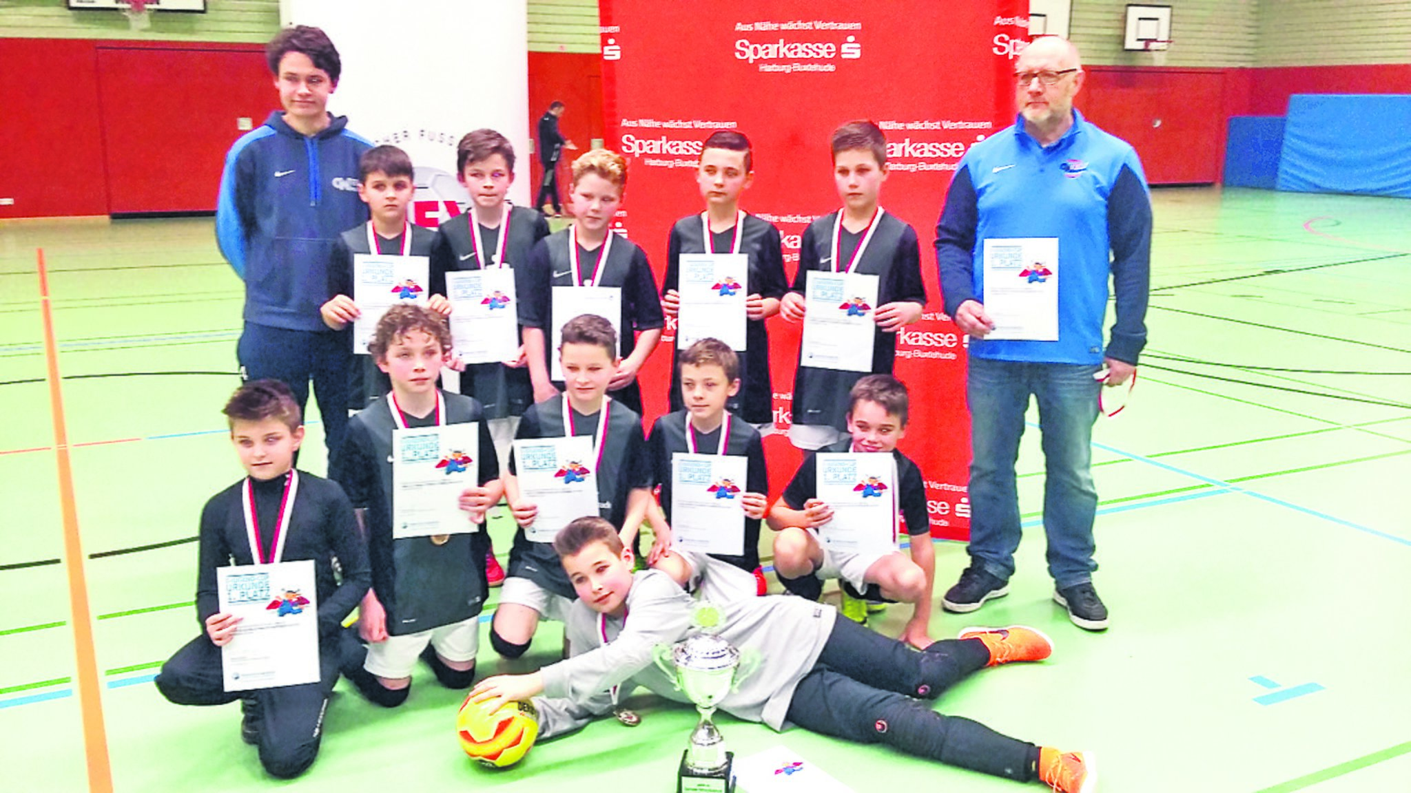 U11 des TSV Winsen ist Hallenkreismeister nach packendem Finale - Winsen