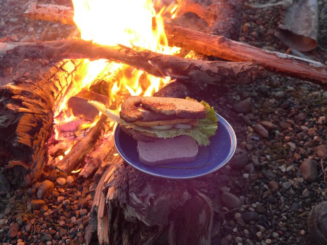 Essen vom offenen Feuer | Foto: Langlo/Dralle