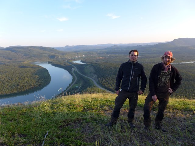 Daniel Dralle und sein Reisegefährte Ole Langlo (li.) am Yukon | Foto: Dralle/Langlo