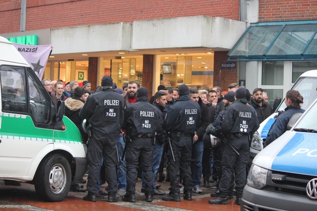 Dann war wie hier in der Holzstraße überhaupt kein Durchkommen mehr