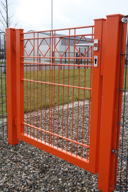 Moderne, stabile Gartenpforte