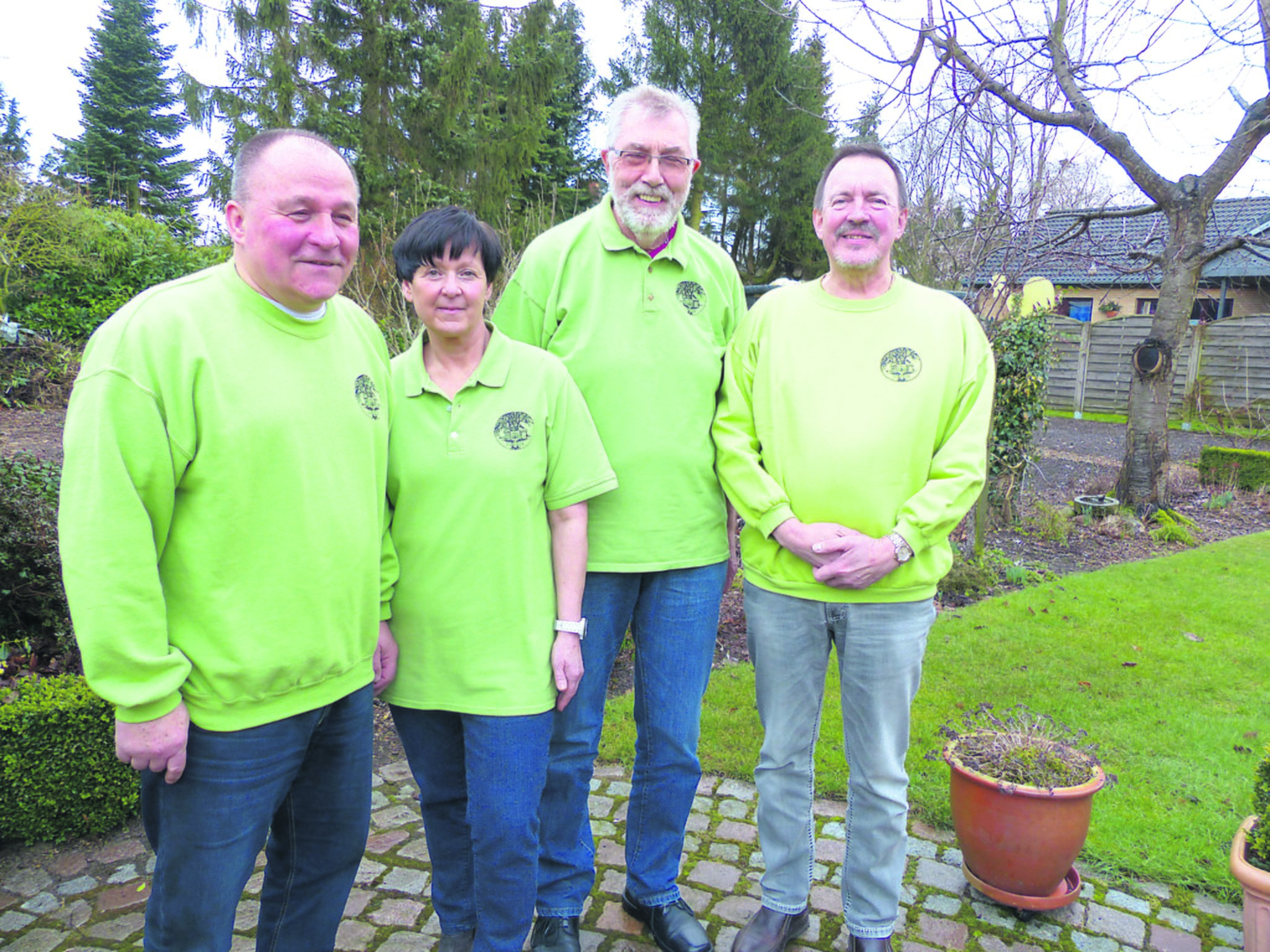 Teilweise neuer Vorstand bei der Dorfgemeinschaft StadeHagen Stade