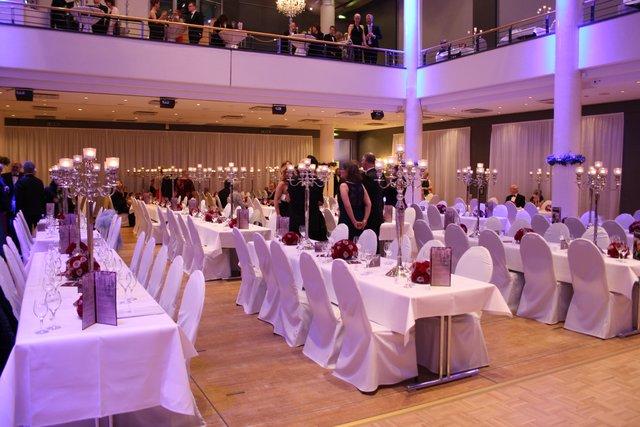 Der Saal war festlich hergerichtet