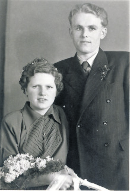 Das Ehepaar Cordes bei der Hochzeitsfeier vor 65 Jahren