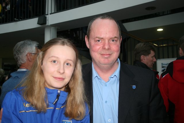 BSV Kickboxen: Sophie Frankenstein mit ihrem Trainer Bernhard Jeannot