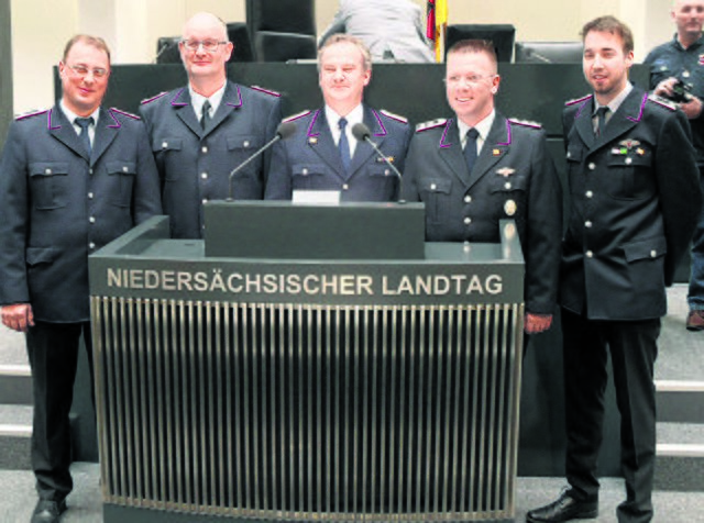 Im Landtag (v. li.): Dirk Riege, Andreas John, Norbert Petersen, Thorsten Kriegel und Lars Gruchert | Foto: Rainer Grygiel