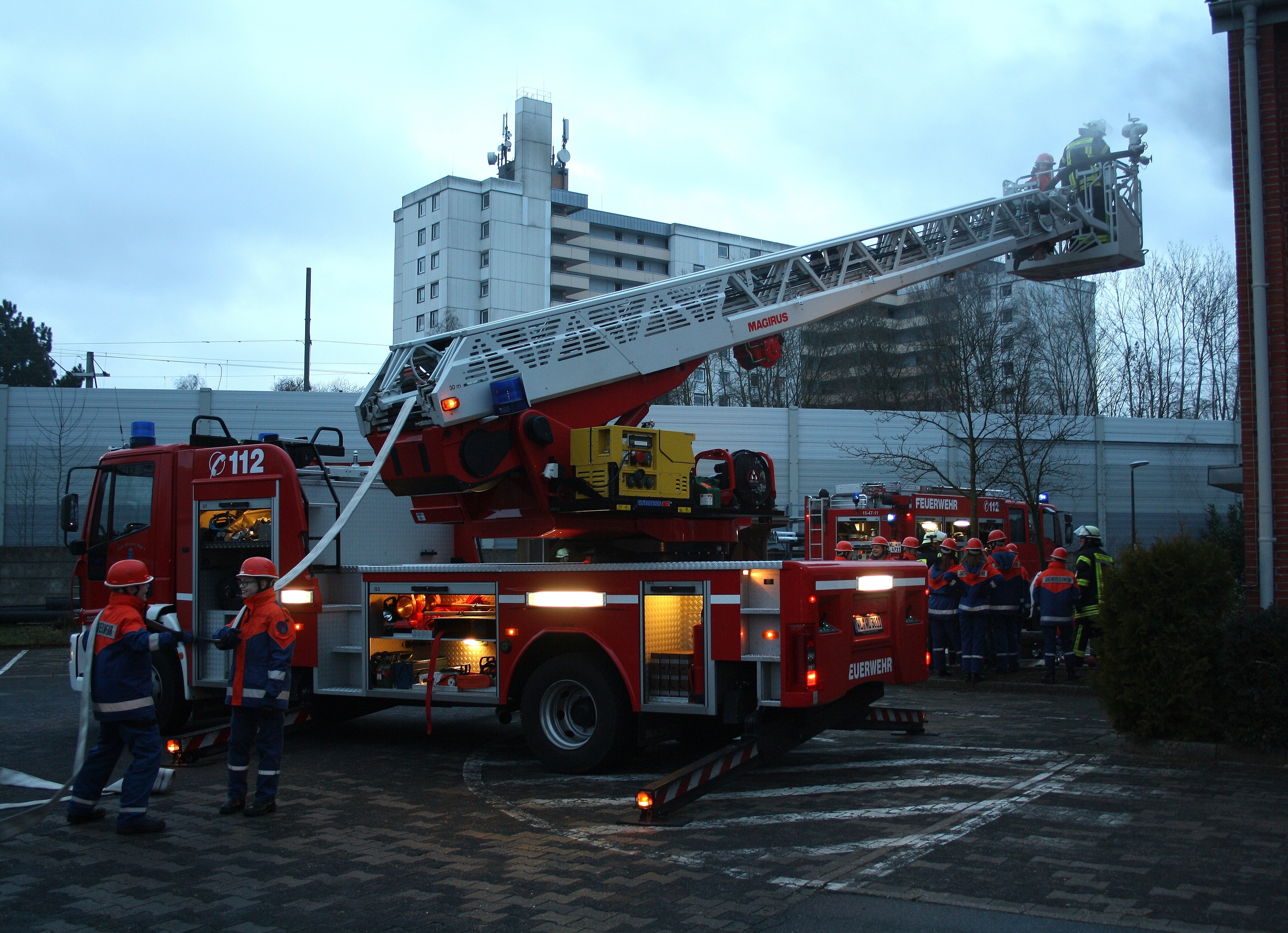 Auch die Drehleiter der Wehr kam zum Einsatz