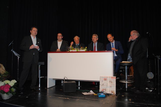 WOCHENBLATT-Geschäftsführer Stephan Schrader (li.) als Talkrunden-Moderator: Rede und Antwort standen ihm (v. li.) Jan Bauer, Hans-Joachim Röhrs, Dietmar Stadie, Hans-Heinrich Aldag und Prof. Dr. Rolf Wiese