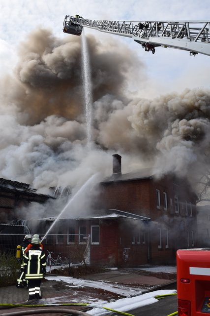 Brand in Winsener Flüchtlingsunterkunft: Ein 17-jähriger Flüchtling soll das Feuer gelegt haben
