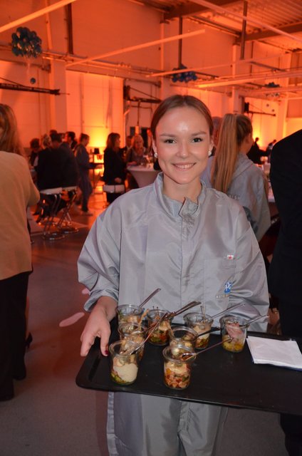 Aufmerksame Mitarbeiterinnen des Catering-Service vom Restaurant Leuchturm und Team 412 sorgten für das Wohl der Gäste