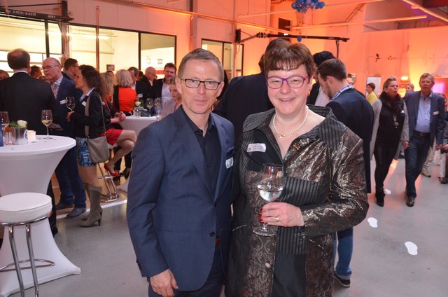 Auch Oliver Bohn und Kerstin Witte vom Jesteburger Autohaus "Kuhn+Witte" waren unter den Eröffnungsgästen