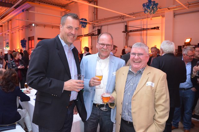 Andreas Sommer (Vorstand Sparkasse Harburg-Buxtehude), Jürgen Steinhage (Stadt Buchholz) und Steuerberater Wolfgang Schnitter (von links)