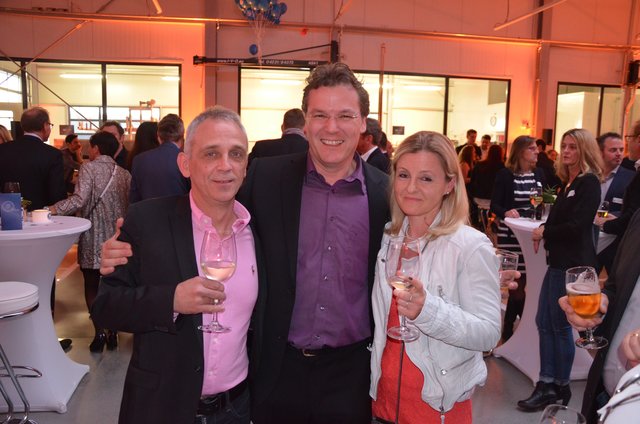 Hardy Best (Mitte) mit Ehepaar Kock