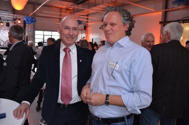 Immobilien-Experten aus Buchholz im Gespräch: Arndt Bömelburg (REMAX, links) und Jan Mettenbrink (Maison-Immobilien)