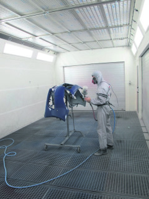 Die Ablufttechnik in den neuen Spritzkabinen der Lackiererei gehört zu den modernsten in ganz Europa