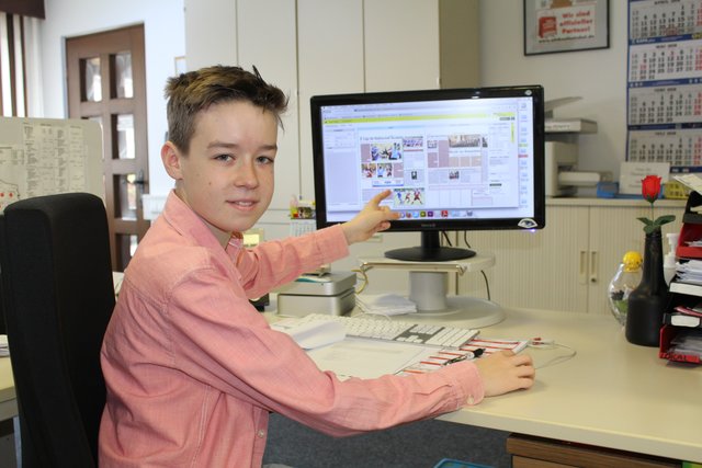 So sehen werden WOCHENBLATT-Seiten aufgelegt: Louis in der Redaktion