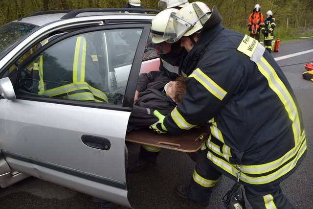 "Massenkarambolage" auf der A39: Großübung im Landkreis Harburg