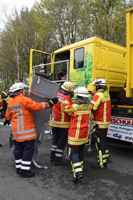 "Massenkarambolage" auf der A39: Großübung im Landkreis Harburg