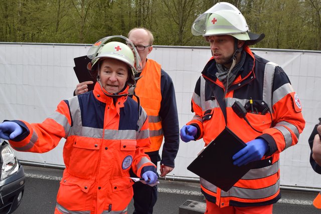 "Massenkarambolage" auf der A39: Großübung im Landkreis Harburg