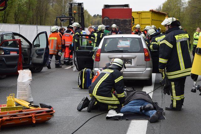 "Massenkarambolage" auf der A39: Großübung im Landkreis Harburg