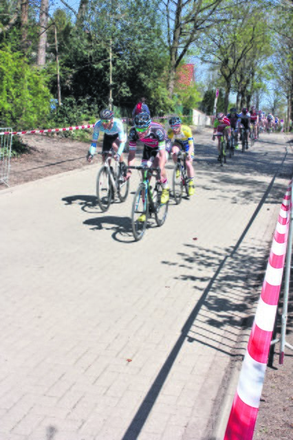 Auf dem neuen Streckenabschnitt "In den Bergen" ging es nicht nur im Hauptrennen in rasanter Fahrt bergab