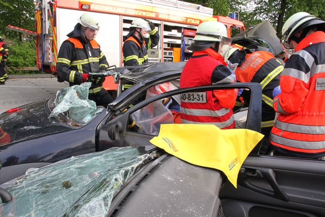 Personenbergung mit schwerem Gerät