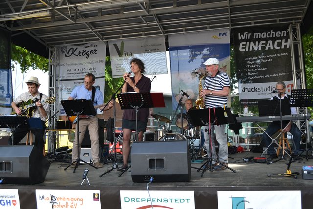 Die Band "Die Ollsens" spielte zum Auftakt