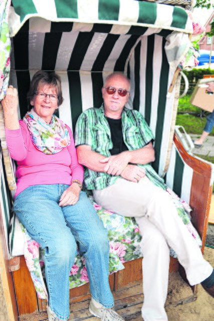 Genossen das Strandfeeling: Ingrid Becker-Schulte und Peter Schulte