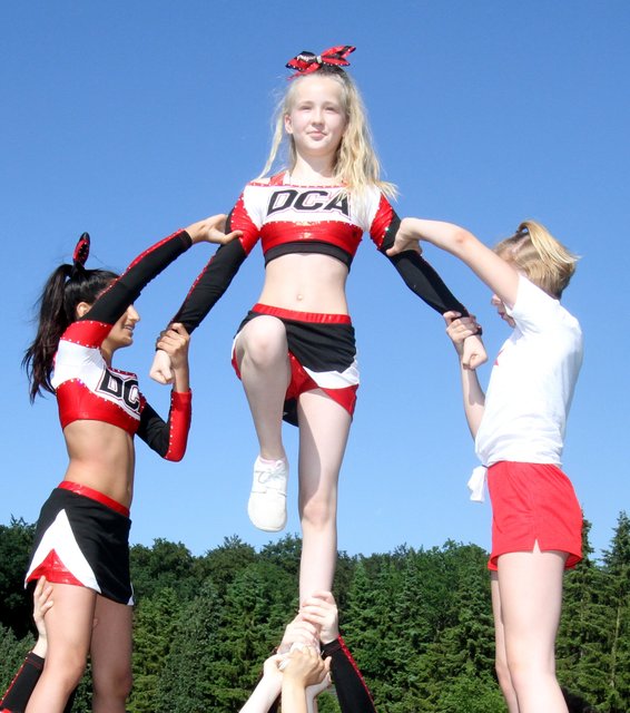 Die Dragon Cheer Athletics zeigten Akrobatik
