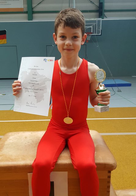 Jannik Stolp sicherte sich den Titel im Sechskampf der AK 8