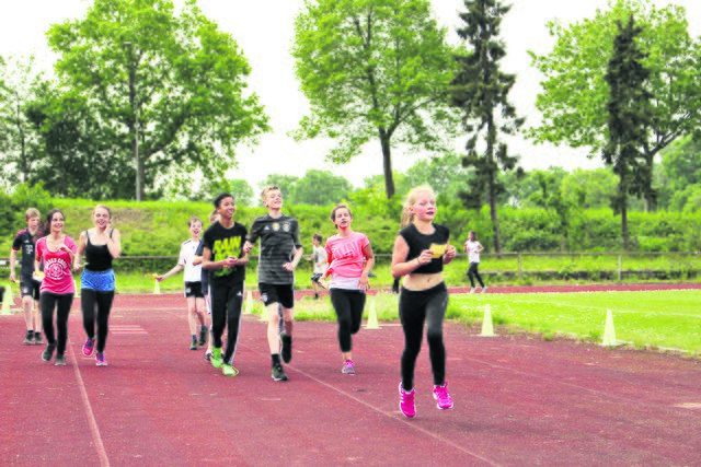 Mit Spaß und sportlichem Ehrgeiz waren die Schüler beim Sponsorenlauf dabei