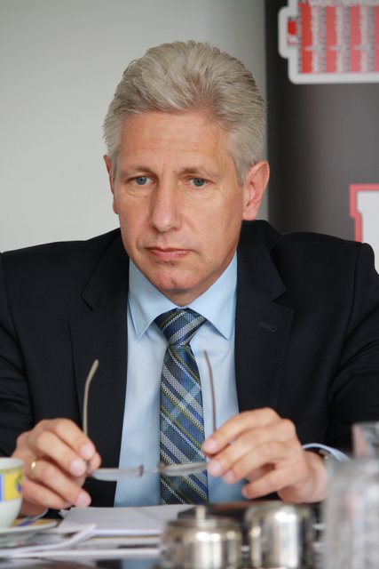 Landrat Rainer Rempe reagiert auf die Kritik der WOCHENBLATT-Leser