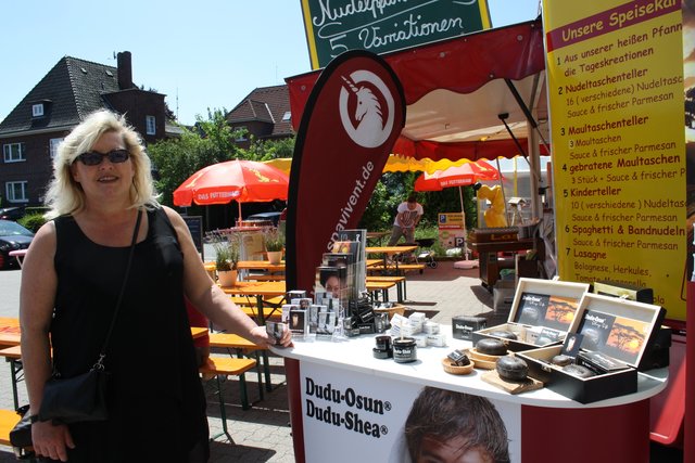 Susann Isigheit  informiert über schwarze Seife