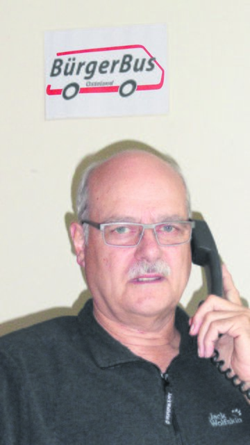 Der ehrenamtliche Fahrdienstleiter Eckhard Wintersieg