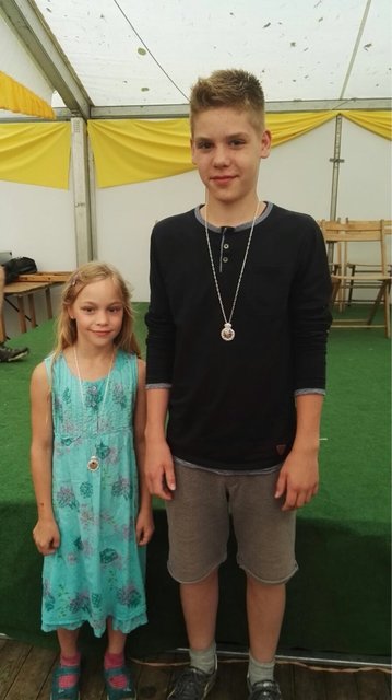 Das Kinderkönigspaar: Julia Nabbelfeld und Finn Wehling | Foto: Tine Lütchens