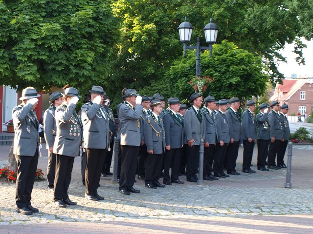 Im Anschluss an den „Großen Zapfenstreich“ auf dem „Geidenhof“ findet auch der Kommers im Herzen des Dorfes statt | Foto: Schützenverein Hanstedt