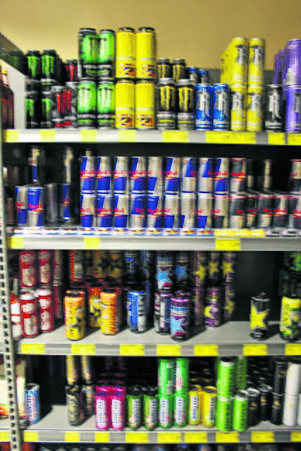 Die bunte Dose täuscht:
„Energy-Drinks“ sollten nur in Maßen getrunken werden