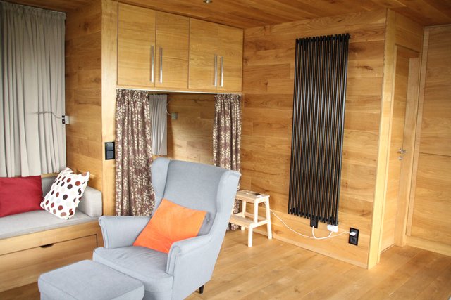Der Wohnraum im Baumhaus