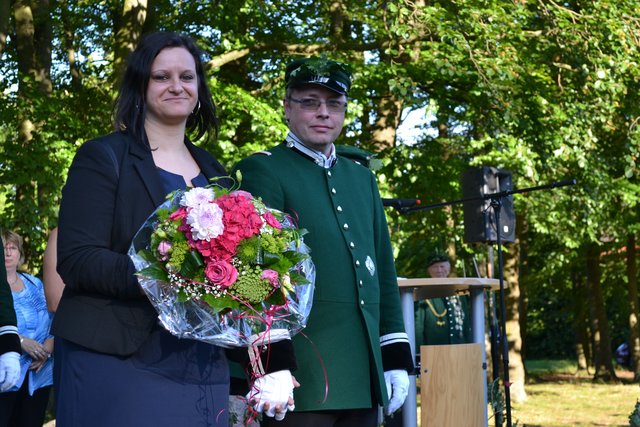 Das Königspaar vor dem Anlegen der Insignien