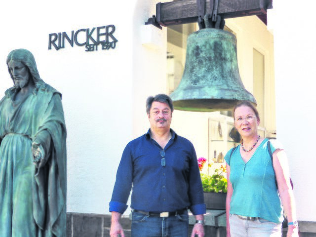 Christina Reimann zu Besuch in einer der ältesten Glockengießereien Deutschlands bei Hanns Martin Rincker