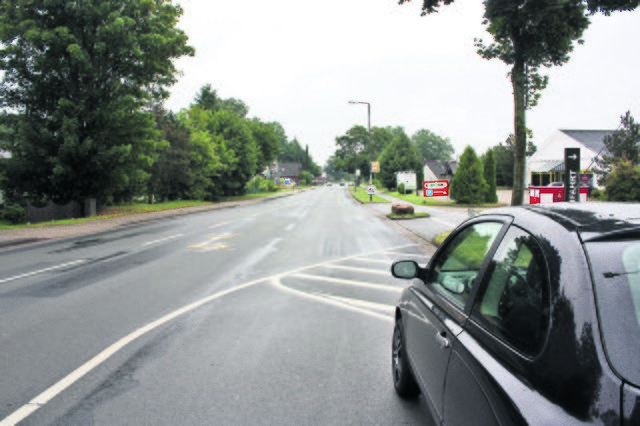 Noch ist sie breit: Noch in diesem Jahr soll die Ortsdurchfahrt in Dibbersen zurückgebaut werden